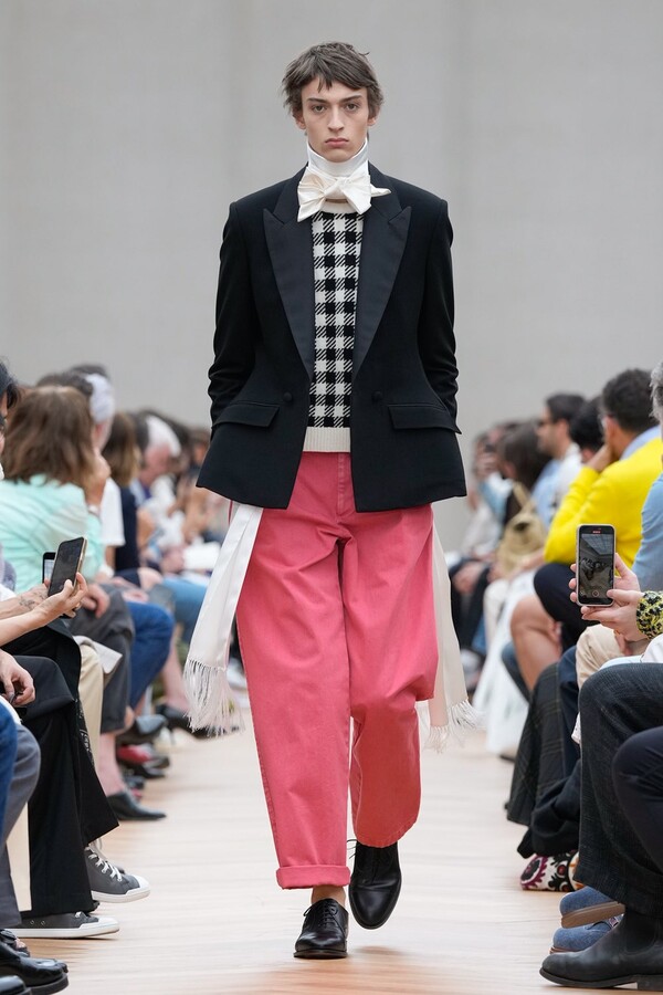 Jonathan Anderson Diori jaoks8