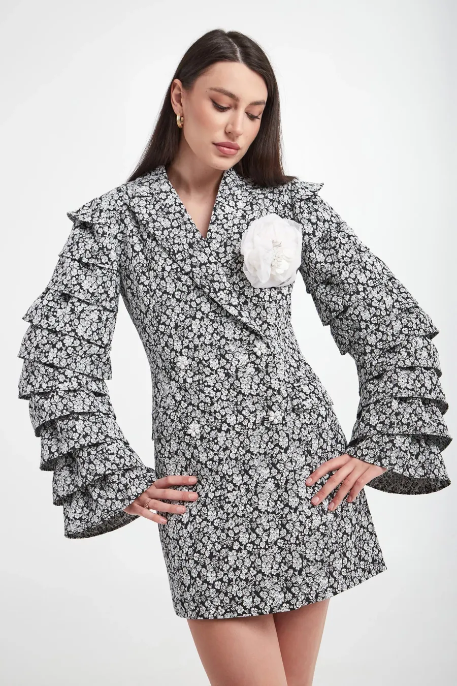 Tellimusel valmistatud kleit