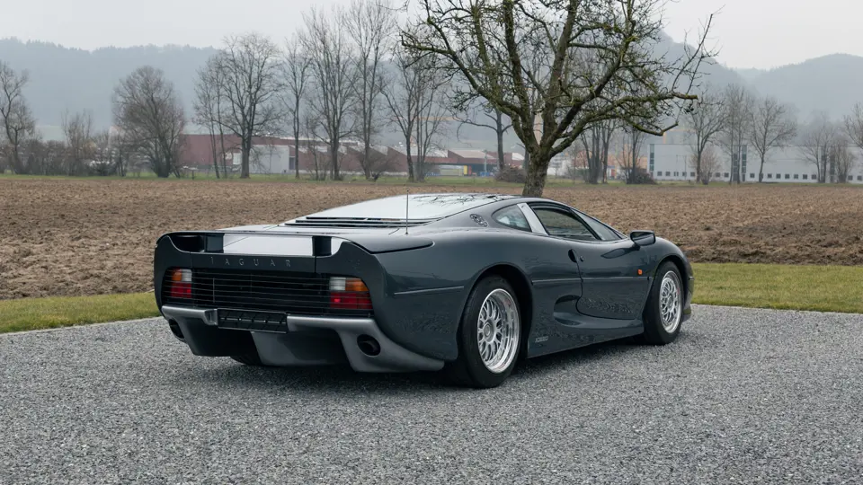 Ainulaadne Jaguar Xi220 oksjonil Sothebys2-s.