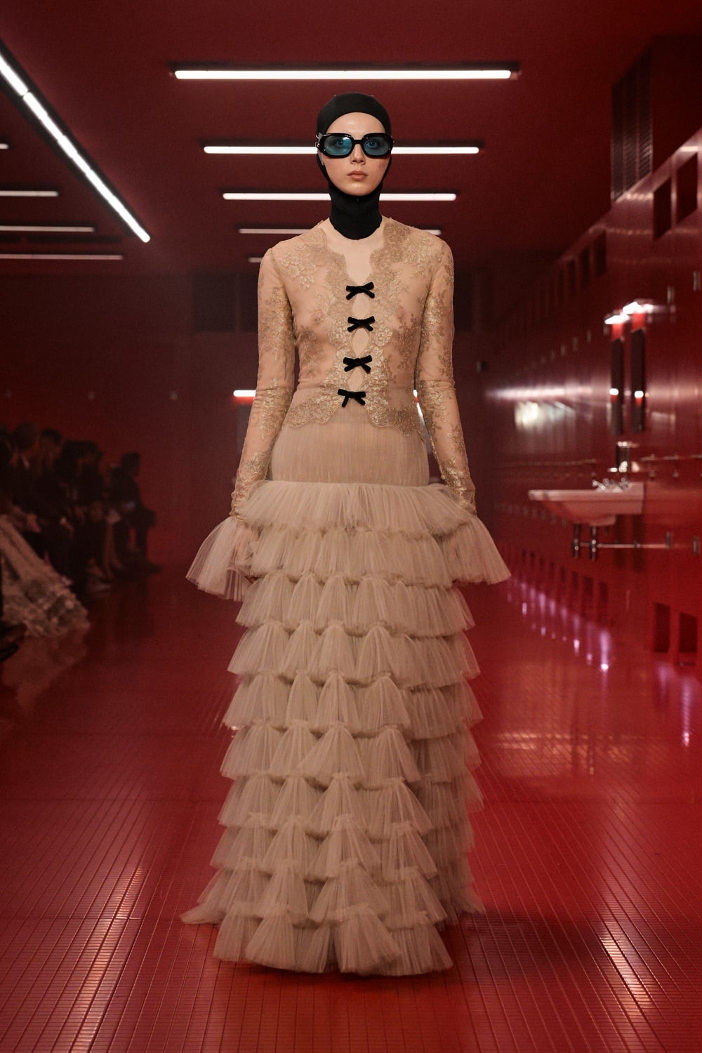 Valentino uusim näitus, mis mängib intiimsusega