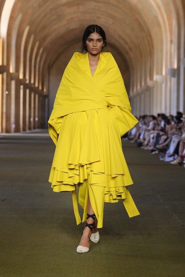 Minimalism tagurpidi Jacquemus2