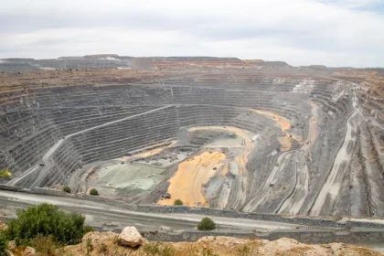 Debswana teemantide kaevandamise kärped