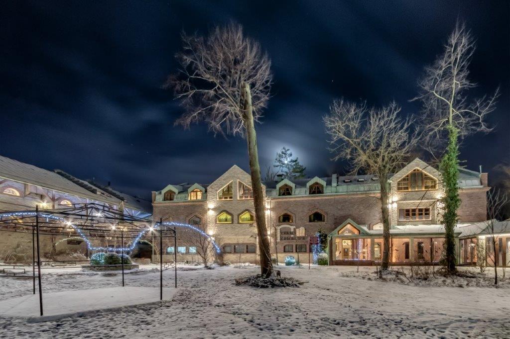 Manor House Termy Zamkowe öösel