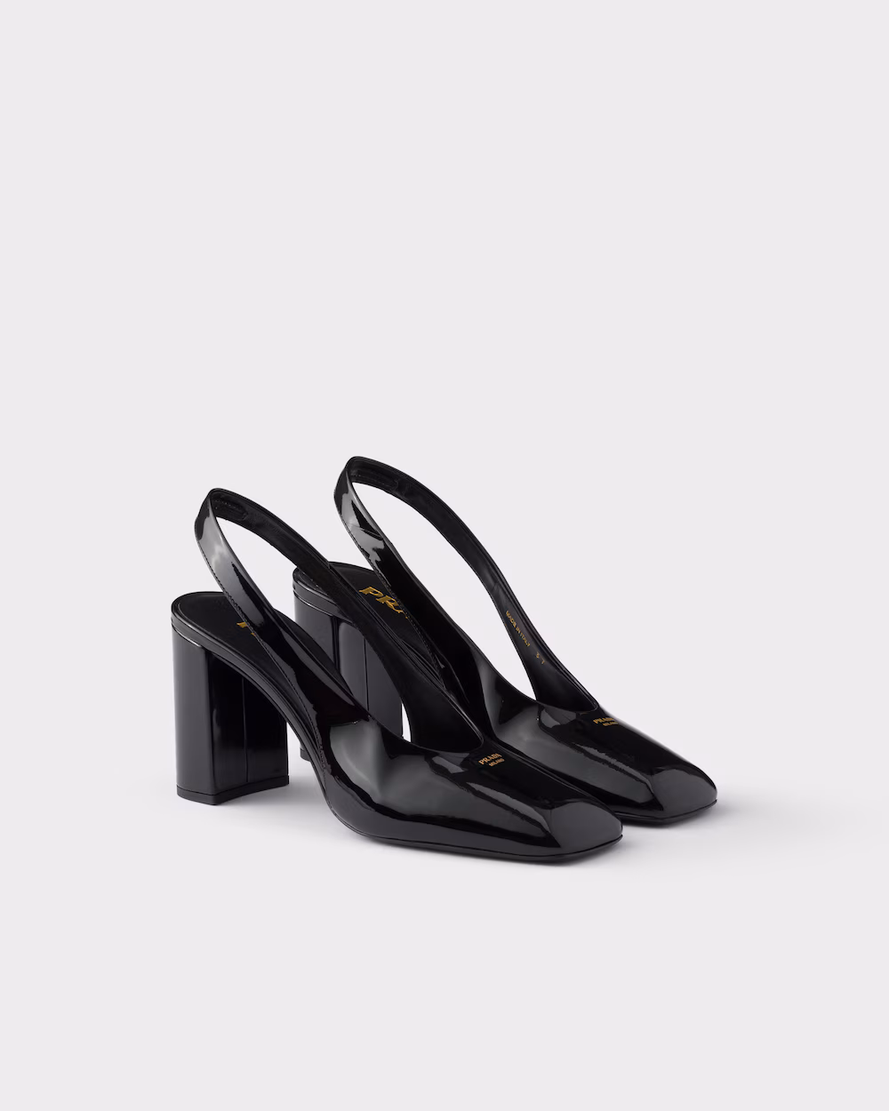 Prada naistejalatsid